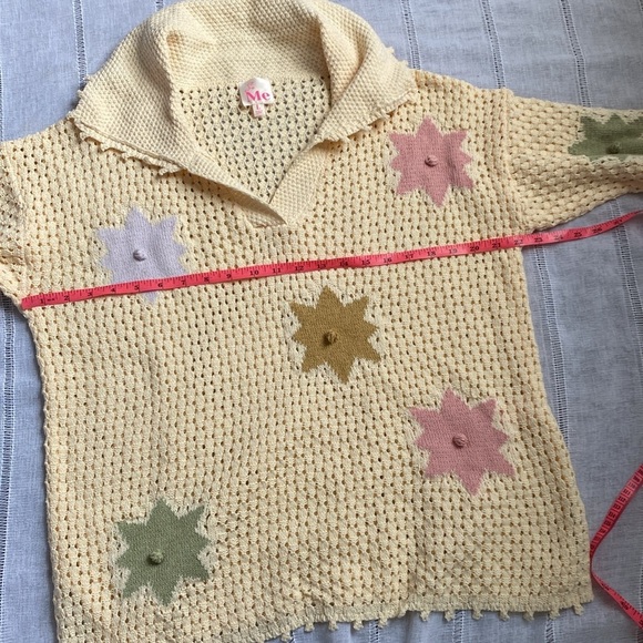 SO Me Crochet Cream Sweater with Multicolored Star Design. - Picture 11 of 12